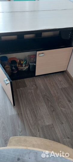 Стол книжка