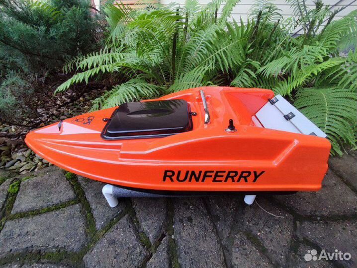 Прикормочный карповый кораблик для рыбалки