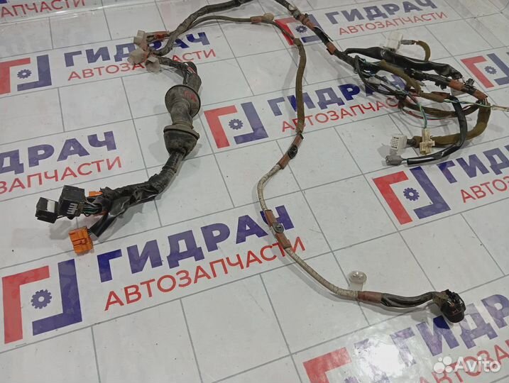 Проводка двери передней правой Toyota Land Cruiser (J100) 82151-60342