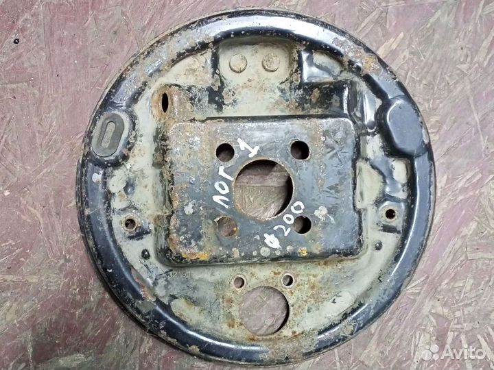 Щит левый Рено Логан