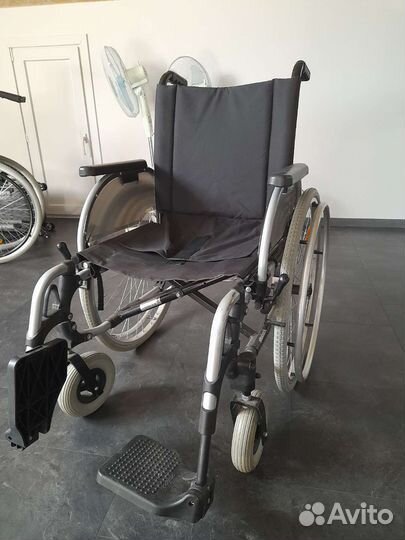 Инвалидная коляска