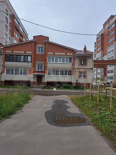 2-к. квартира, 72 м², 3/3 эт.