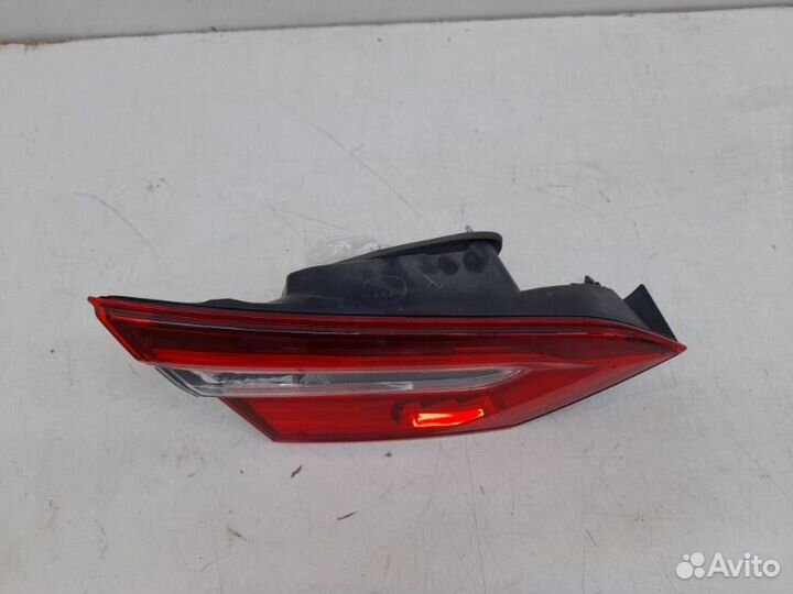 Фонарь в крышку багажника левый Toyota Camry XV70