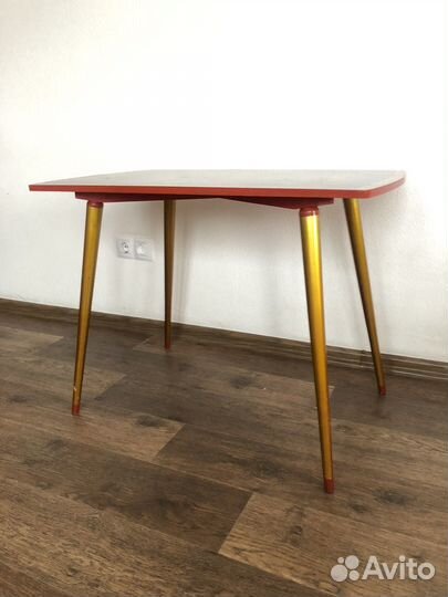 Детский столик