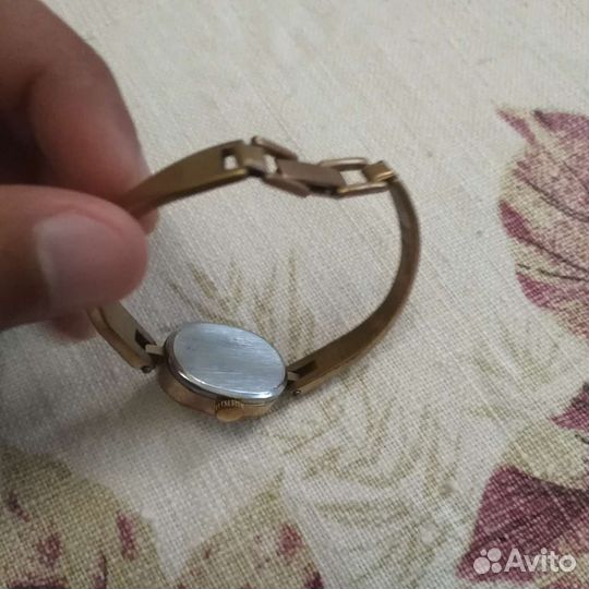 Часы наручные женские