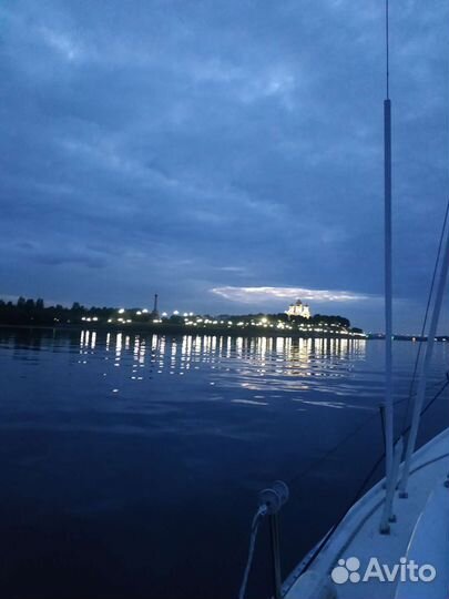 Прогулка на парусной яхте