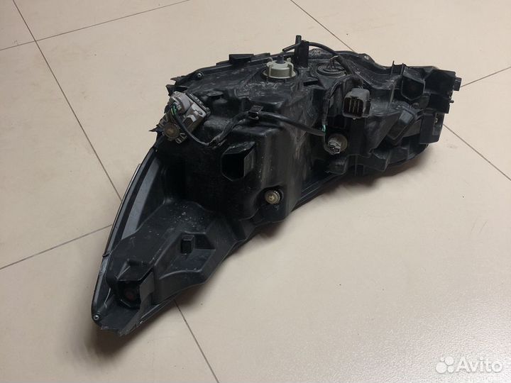 Фара правая Subaru Outback 2018