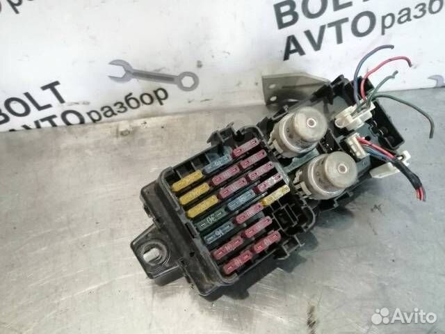 Блок предохранителей салонный Mitsubishi Galant