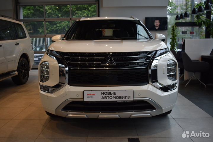 Mitsubishi Outlander 2.5 CVT, 2023