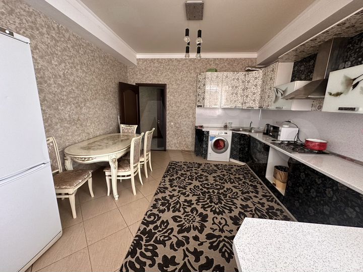 Комната 100 м² в 2-к., 1/10 эт.