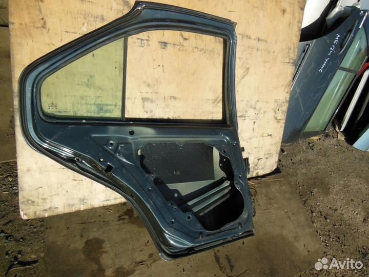 Дверь задняя левая Volkswagen Golf
