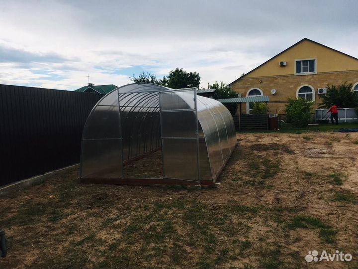 Теплица с двойными дугами