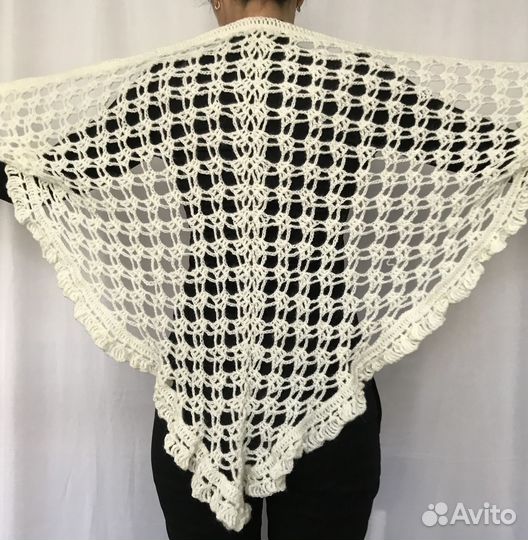 Шаль белая с валаном