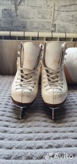 Фигурные коньки wifa 28 L