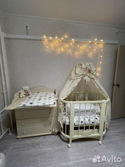 Кроватка и комод
