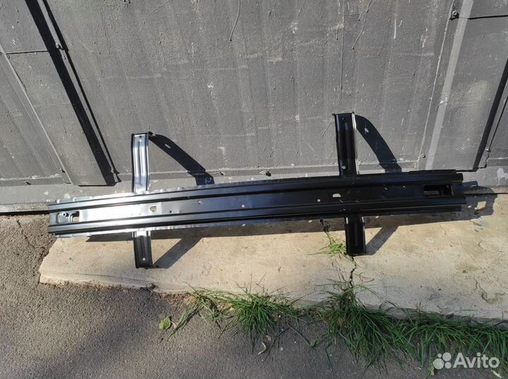 Усилитель заднего бампера на Hyundai Solaris 2014