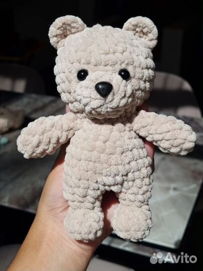 Мишка вязаный
