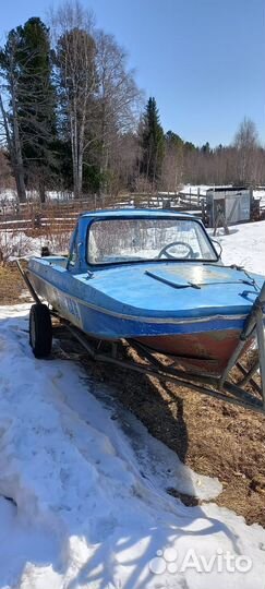 Лодка с мотором