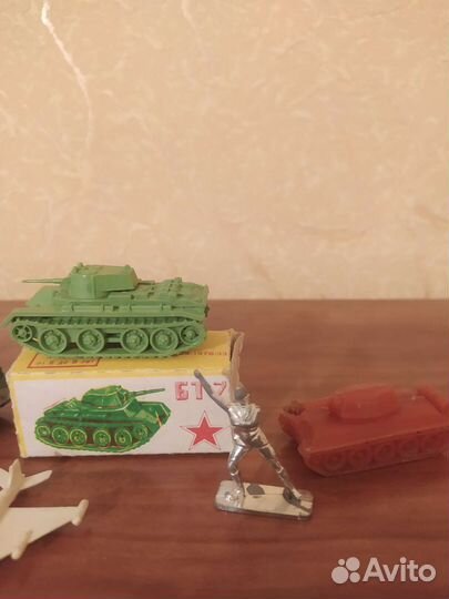 Игрушки СССР солдатики, техника
