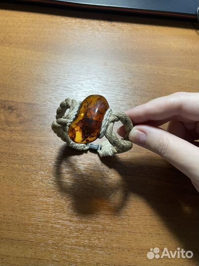 Браслет плетеный с янтарем