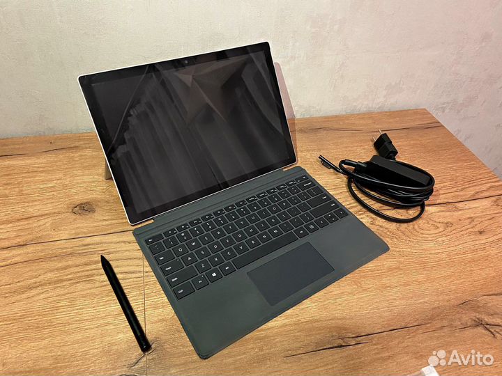 Microsoft surface pro 6 i5/8/128/QHD/IPS