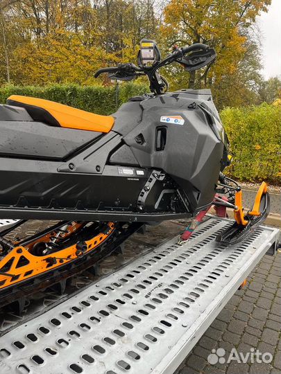 Снегоход Ski-Doo Summit Expert 850 E tec