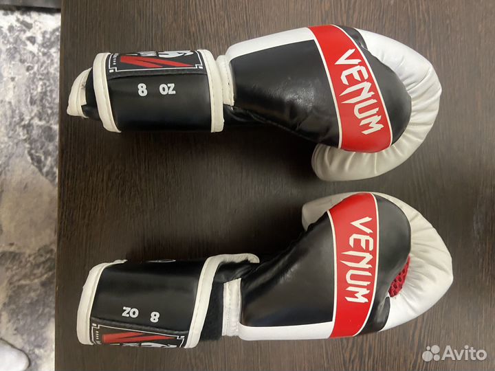 Боксерские перчатки 8oz