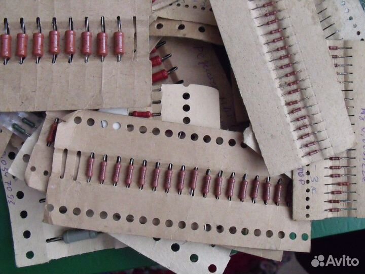 Продам радиодетали 438 шт