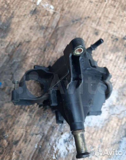 Корпус топливного фильтра Ford Fiesta 5 2006