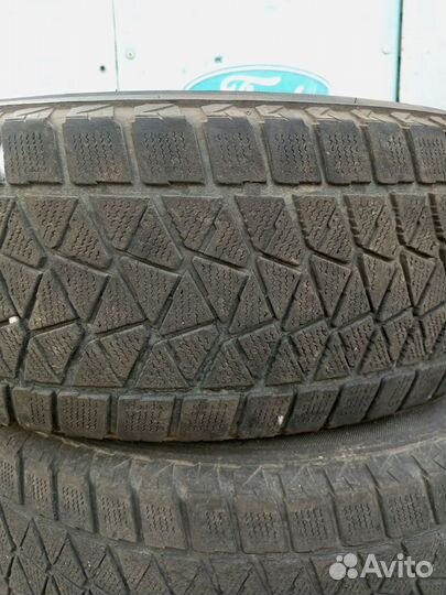 Bridgestone Blizzak DM-V2 245/70 R16