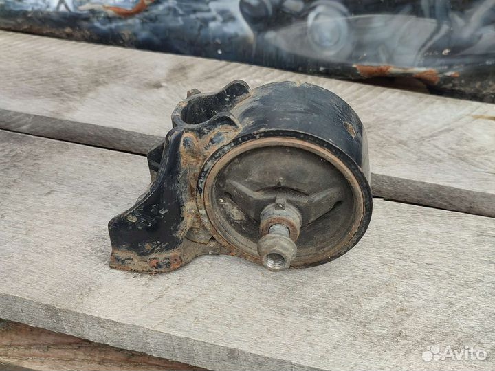 Suzuki baleno подушка двигателя