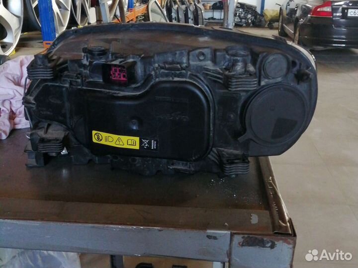 Фара ксенон адаптив правая на Volvo Xc 70,S 80