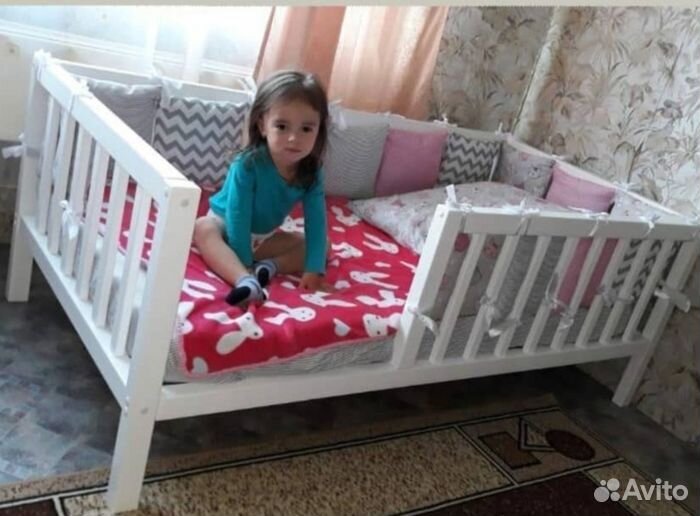 Кроватка сингл для малыша из массива высокий борт