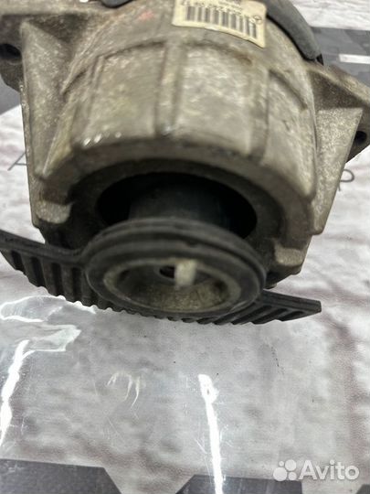 Подушка двигателя левая Mercedes-Benz E-Class W212