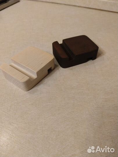 Подставка для телефона из дерева