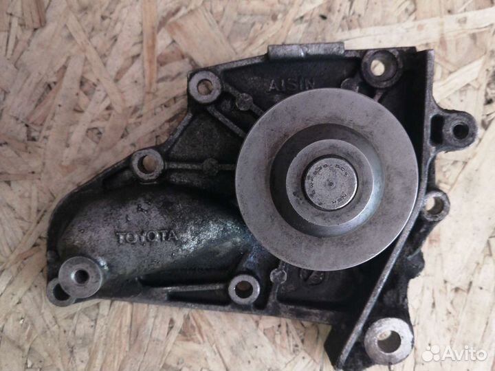 Водяная помпа toyota