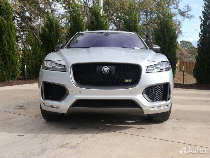 В разборе Jaguar F-pace 2020 года на запчасти