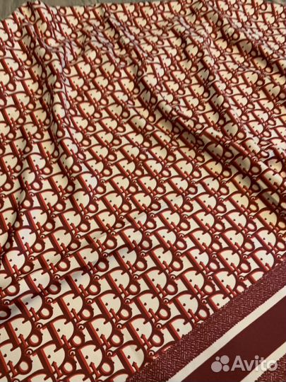 Шелковый платок шаль Dior красный мягкий