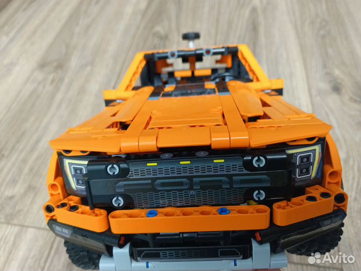 Lego technic ford f-150 raptor