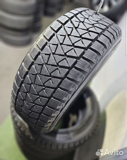 Bridgestone Blizzak DM-V2 255/55 R20