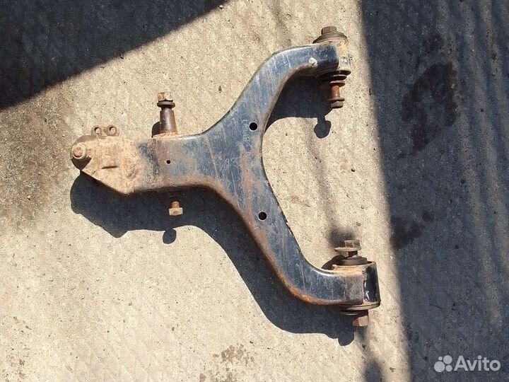 Рычаг нижний левый кайрон актион