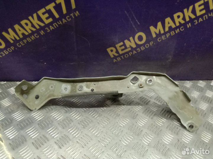 Рамка радиатора левая Renault Fluence седан 1.6