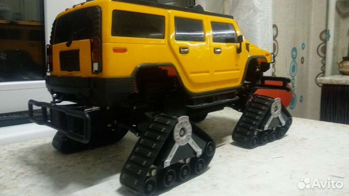 Радиоуправляемая машина 1:10