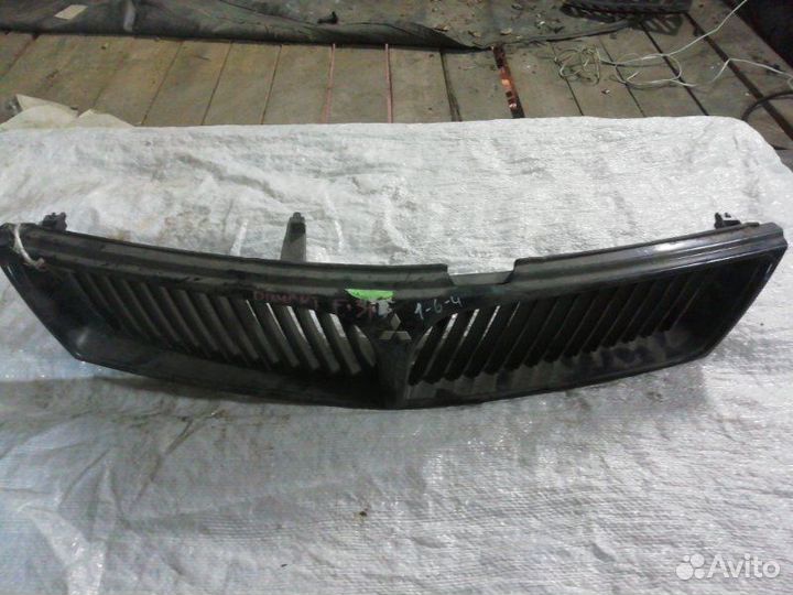 Решетка радиатора передняя Mitsubishi Diamant