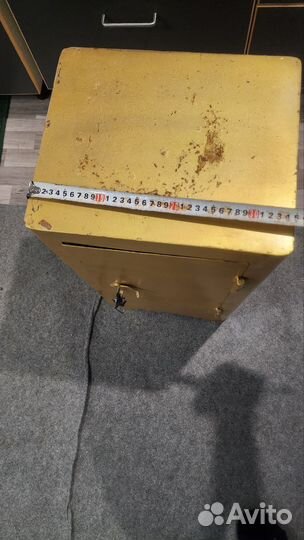 Сейф металлический