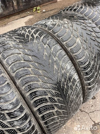 Nokian Tyres Hakkapeliitta R3 SUV 295/40 R21 111T