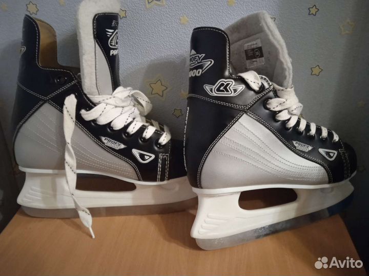 Коньки хоккейные 39 размер