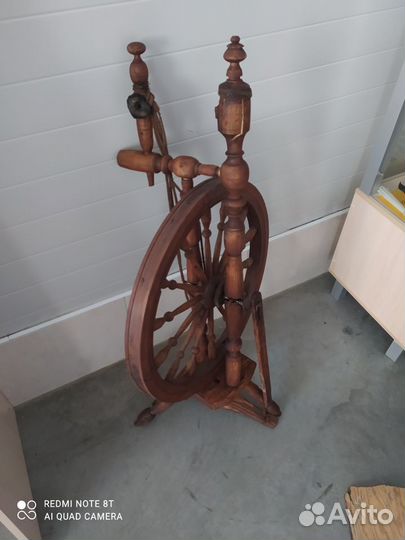 Деревянная стариная прялка