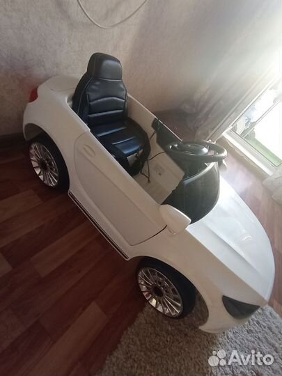 Детская машинка на аккумуляторе с пультом