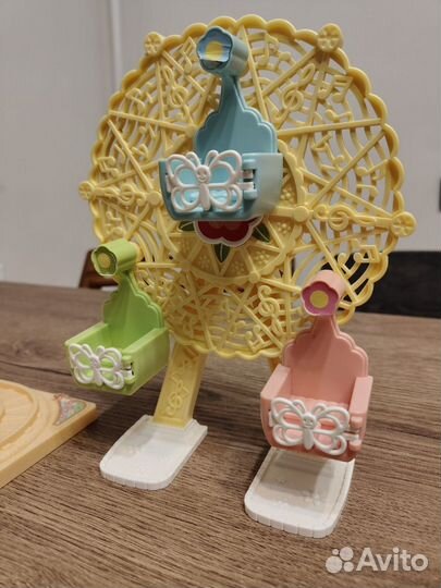 Карусель и поезд Sylvanian families